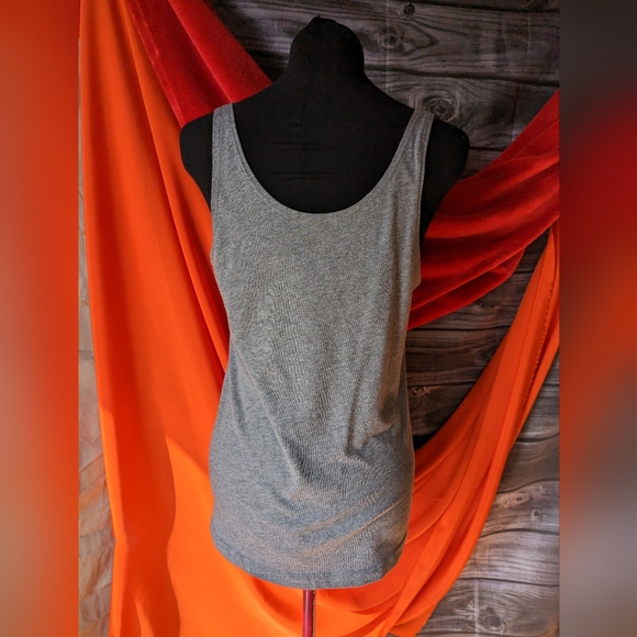 Biggie Tank Top 💭 - Picture 3 of 9